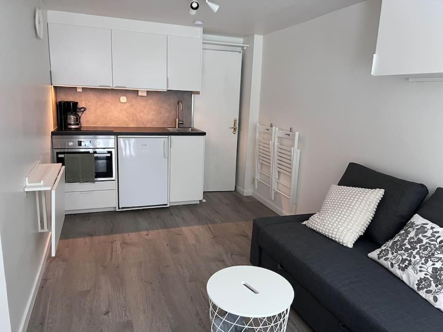 Laegenhet Med Egen Ingang. Apartment Sundsvall Bagian luar foto